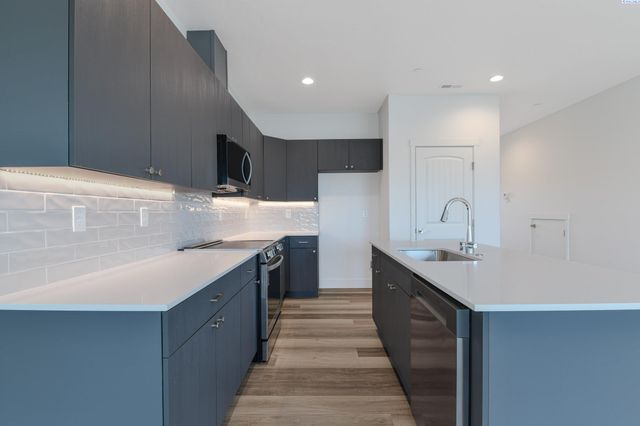 4537 Road 114, Pasco, WA 99301