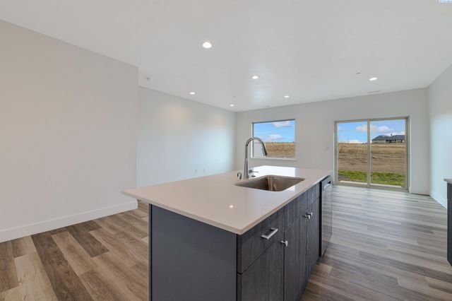 4537 Road 114, Pasco, WA 99301