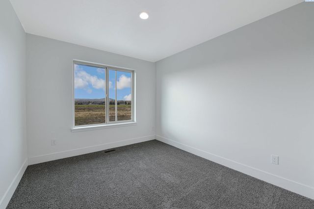 4537 Road 114, Pasco, WA 99301