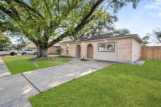 1310 Kenwick Place, Pasadena, TX 77504