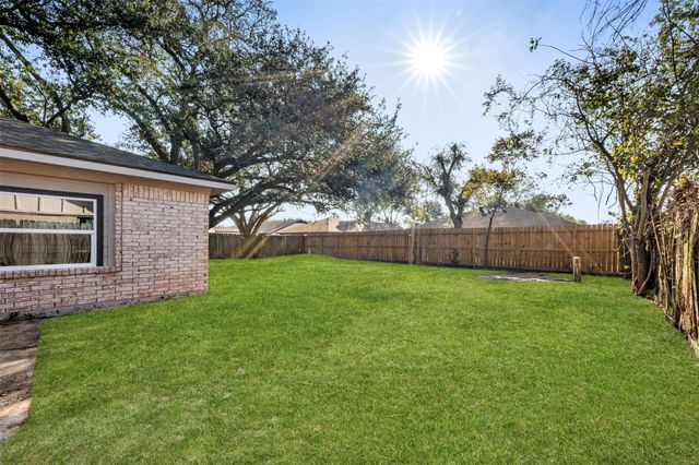 1310 Kenwick Place, Pasadena, TX 77504