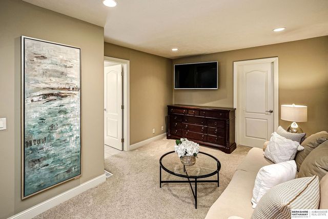 1412 N 134th Circle, Omaha, NE 68154