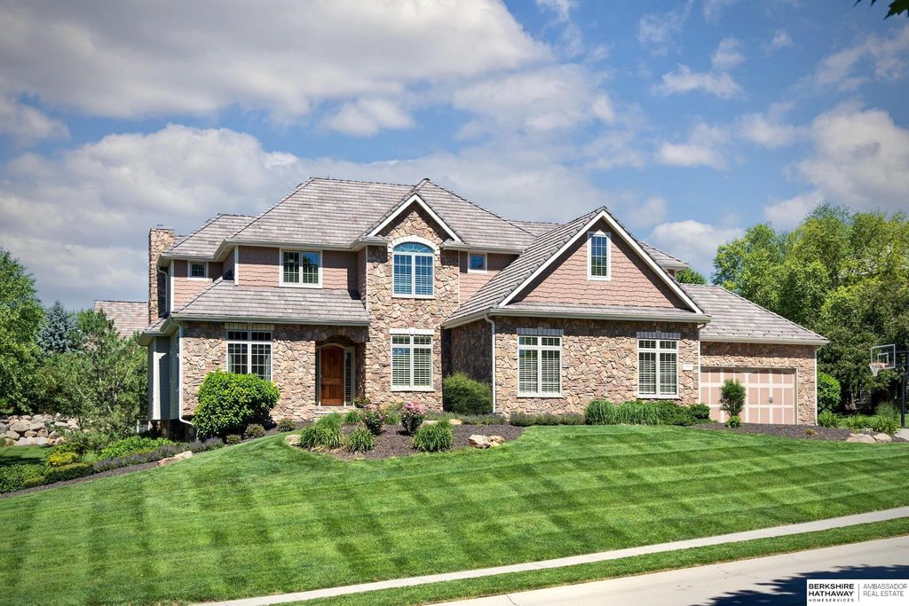 1412 N 134th Circle, Omaha, NE 68154