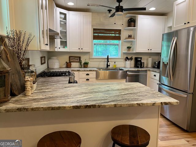 210 E Overbend Trail, Blue Ridge, GA 30513