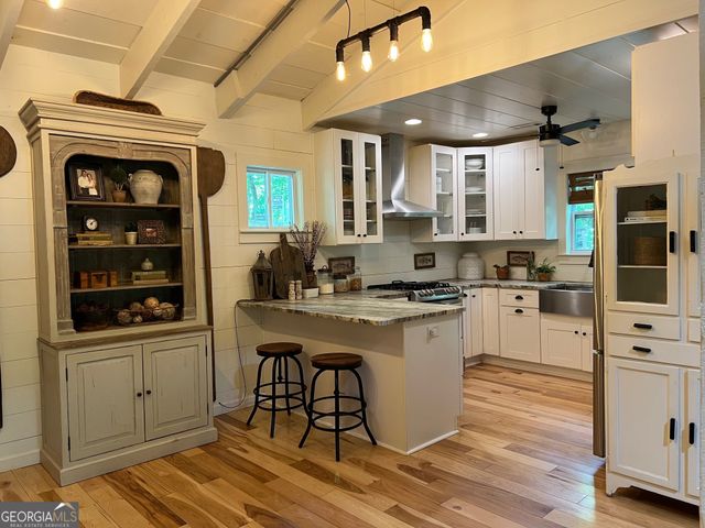 210 E Overbend Trail, Blue Ridge, GA 30513