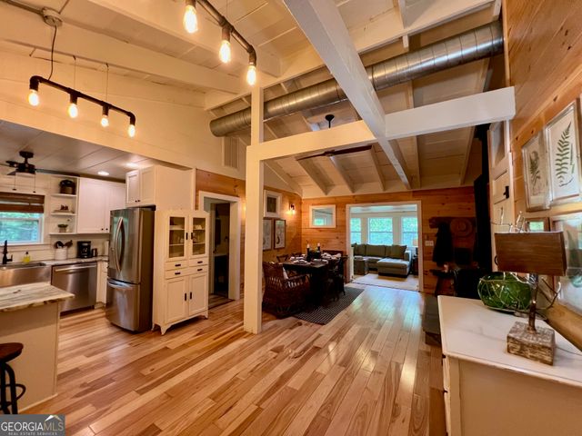 210 E Overbend Trail, Blue Ridge, GA 30513