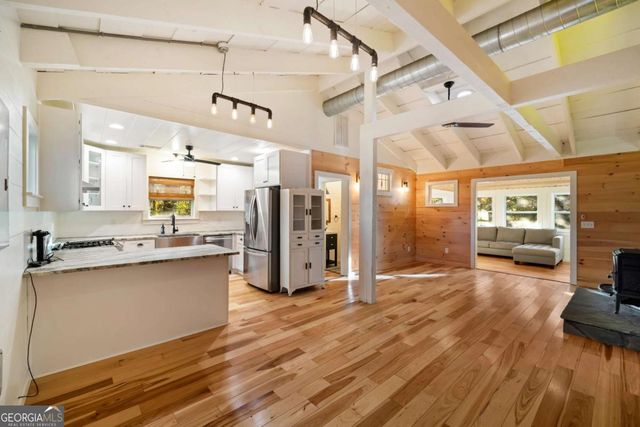 210 E Overbend Trail, Blue Ridge, GA 30513