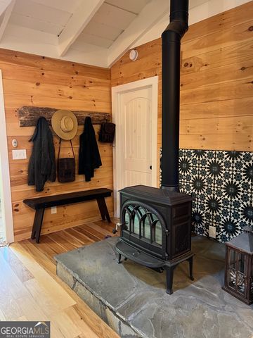 210 E Overbend Trail, Blue Ridge, GA 30513