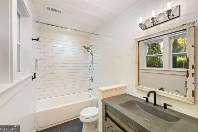 210 E Overbend Trail, Blue Ridge, GA 30513