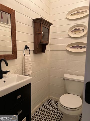 210 E Overbend Trail, Blue Ridge, GA 30513