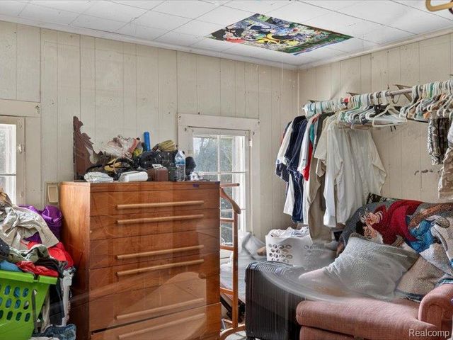 74 E Washington Street, Clarkston, MI 48346