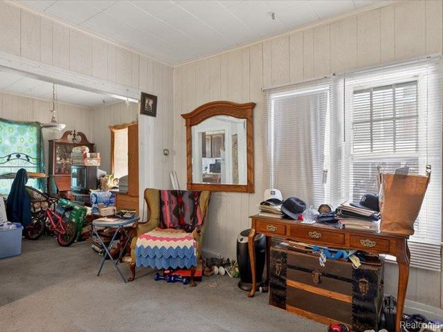 74 E Washington Street, Clarkston, MI 48346