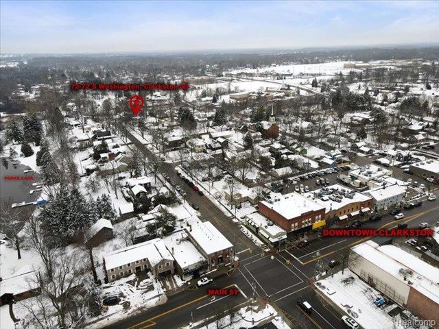 74 E Washington Street, Clarkston, MI 48346
