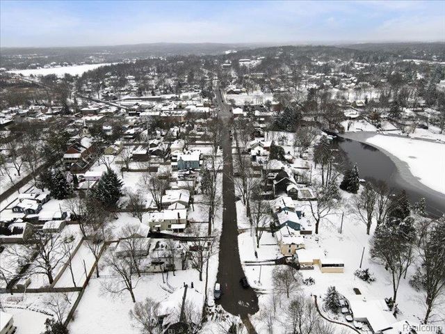 74 E Washington Street, Clarkston, MI 48346