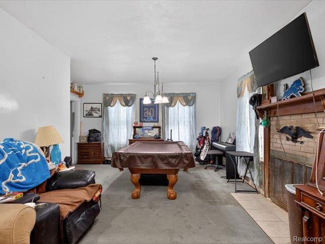 74 E Washington Street, Clarkston, MI 48346