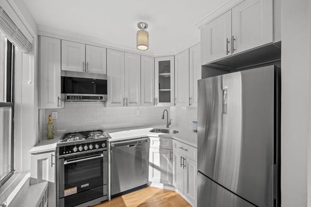 8409 155th Ave Apt 4N, New York City, NY 11414