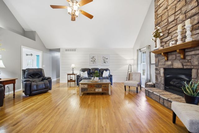 155 Clay Avenue, Lancaster, KY 40444