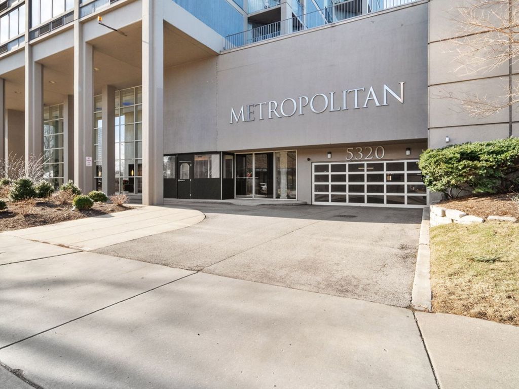 5320 N Sheridan Road E8, Chicago, IL 60640