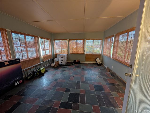 2683 S Saint Marks Avenue, Bellmore, NY 11710
