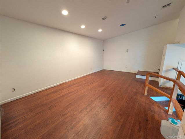 2683 S Saint Marks Avenue, Bellmore, NY 11710