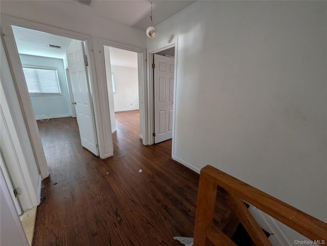 2683 S Saint Marks Avenue, Bellmore, NY 11710