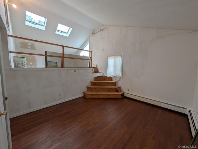2683 S Saint Marks Avenue, Bellmore, NY 11710