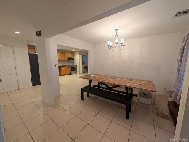 2683 S Saint Marks Avenue, Bellmore, NY 11710