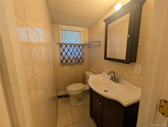 2683 S Saint Marks Avenue, Bellmore, NY 11710