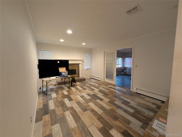 2683 S Saint Marks Avenue, Bellmore, NY 11710