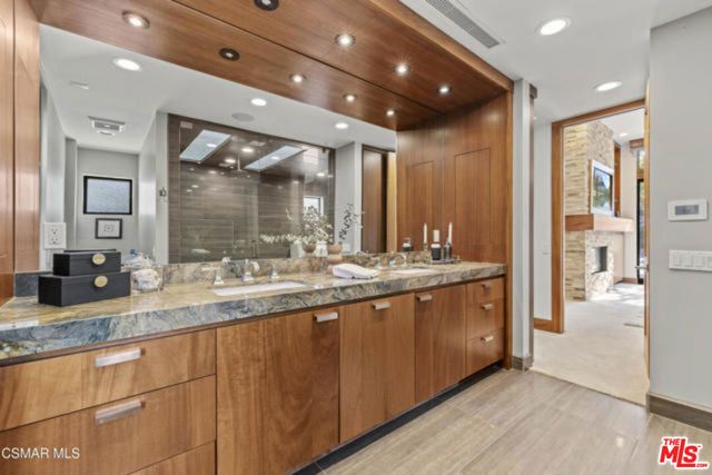 17424 Cumpston Street, Encino (los Angeles), CA 91316