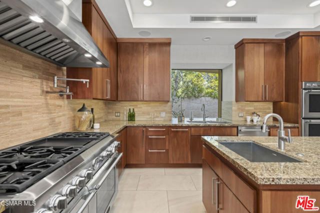 17424 Cumpston Street, Encino (los Angeles), CA 91316