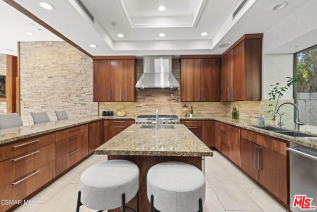 17424 Cumpston Street, Encino (los Angeles), CA 91316