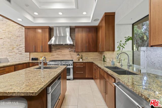 17424 Cumpston Street, Encino (los Angeles), CA 91316