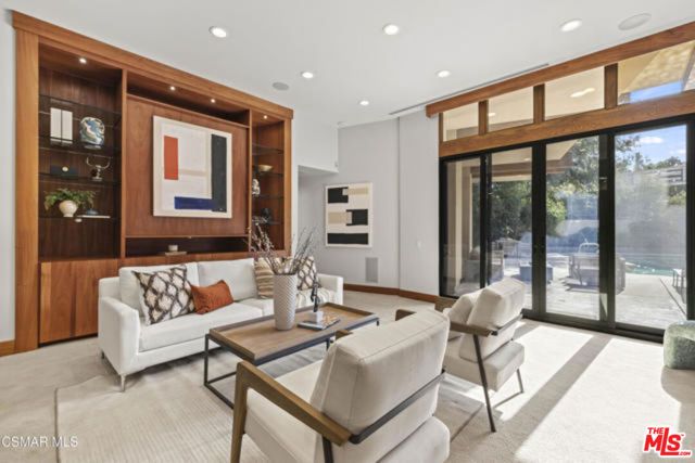 17424 Cumpston Street, Encino (los Angeles), CA 91316