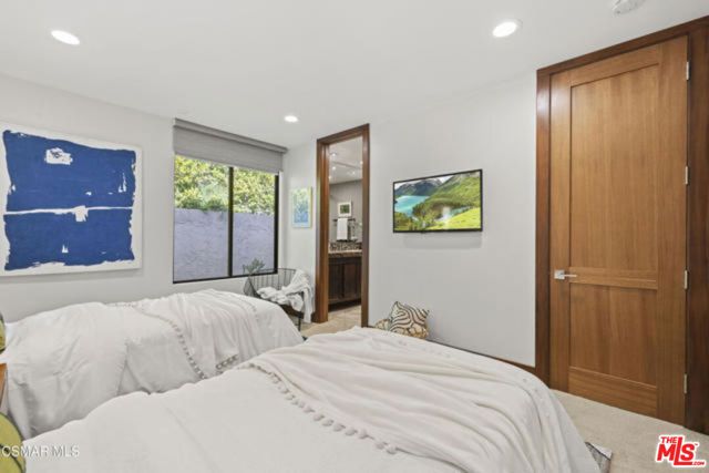 17424 Cumpston Street, Encino (los Angeles), CA 91316