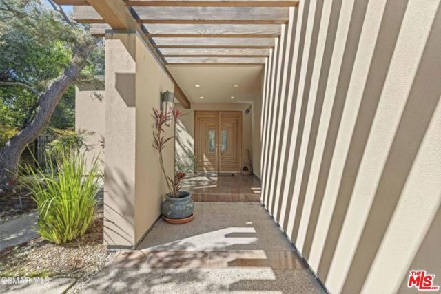 17424 Cumpston Street, Encino (los Angeles), CA 91316