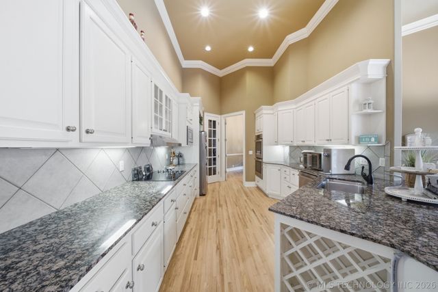 5708 W Orlando Circle, Broken Arrow, OK 74011