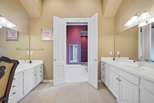 5708 W Orlando Circle, Broken Arrow, OK 74011