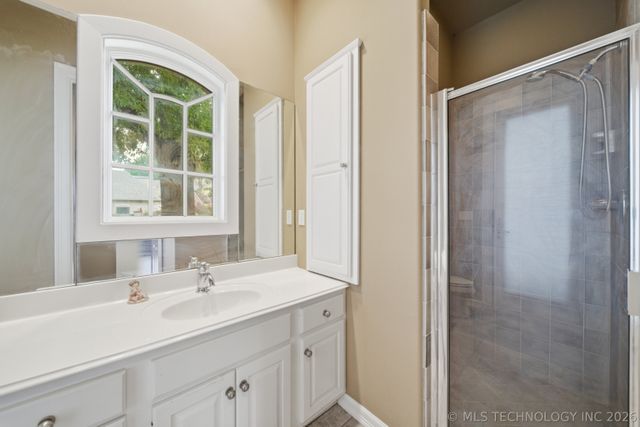 5708 W Orlando Circle, Broken Arrow, OK 74011