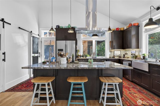 306 6th Street NW, Long Beach, WA 98631