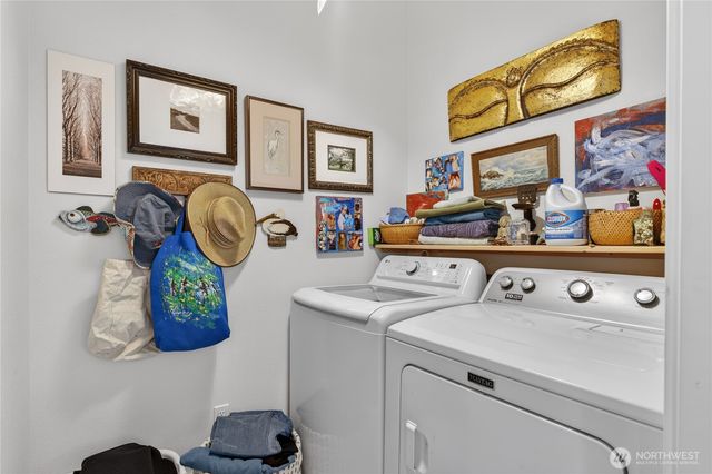 306 6th Street NW, Long Beach, WA 98631