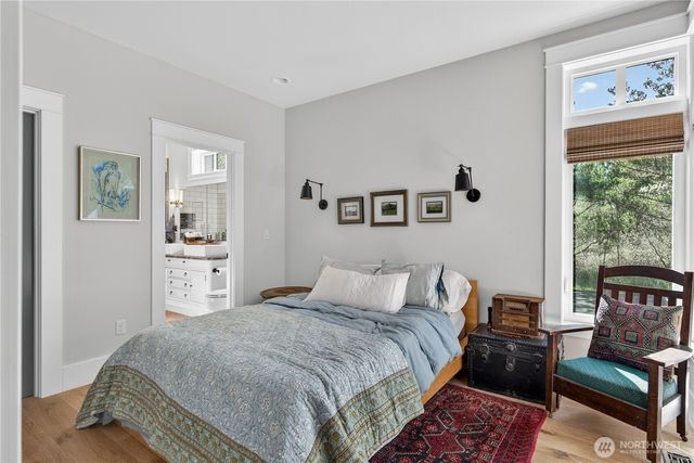 306 6th Street NW, Long Beach, WA 98631