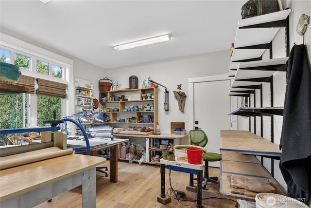 306 6th Street NW, Long Beach, WA 98631