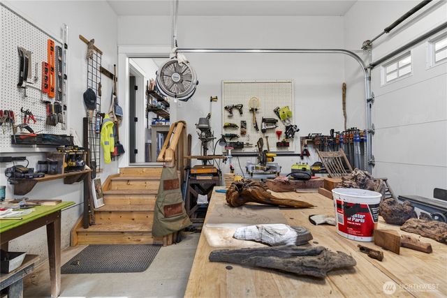 306 6th Street NW, Long Beach, WA 98631