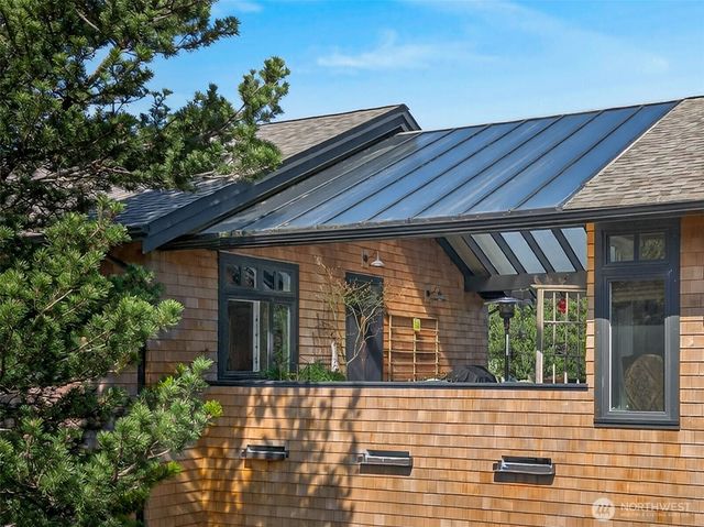 306 6th Street NW, Long Beach, WA 98631