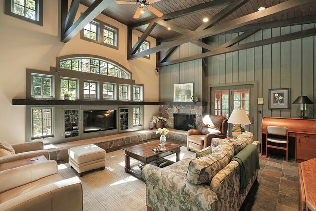 2635 Crestwood Lane, Riverwoods, IL 60015