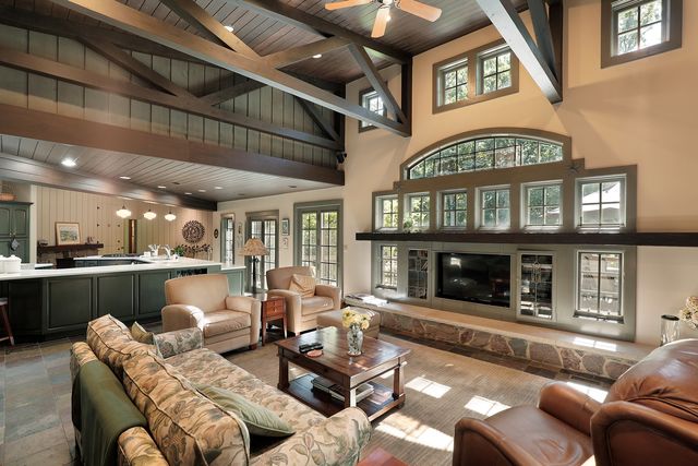 2635 Crestwood Lane, Riverwoods, IL 60015