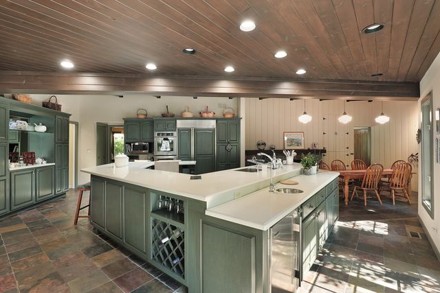 2635 Crestwood Lane, Riverwoods, IL 60015