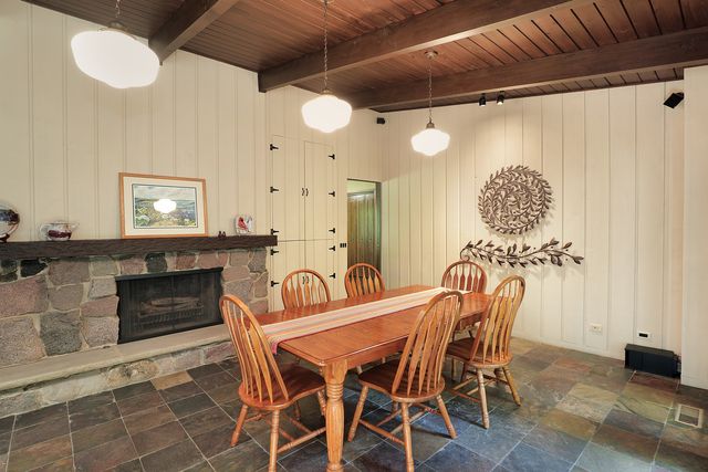 2635 Crestwood Lane, Riverwoods, IL 60015