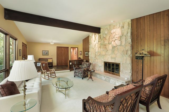 2635 Crestwood Lane, Riverwoods, IL 60015